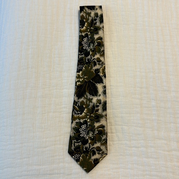 👔 YSL Necktie 👔 - Picture 2 of 6